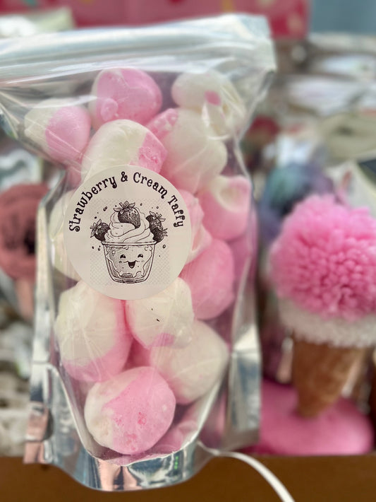 Strawberry & Cream Taffy